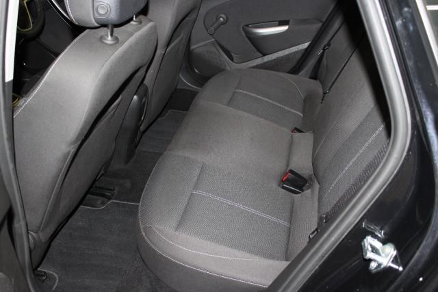 2011 VAUXHALL ASTRA 2.0 SRDTi 5d image 7