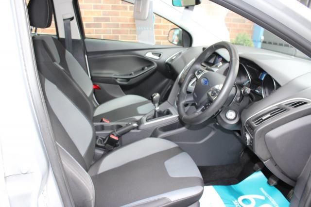 2012 FORD FOCUS 2.0 ZETEC TDCi 5d image 5