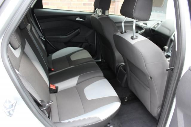 2012 FORD FOCUS 2.0 ZETEC TDCi 5d image 6