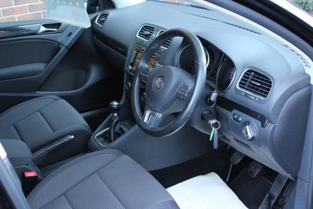 2011 VOLKSWAGEN GOLF 1.6 TDi 5d image 5