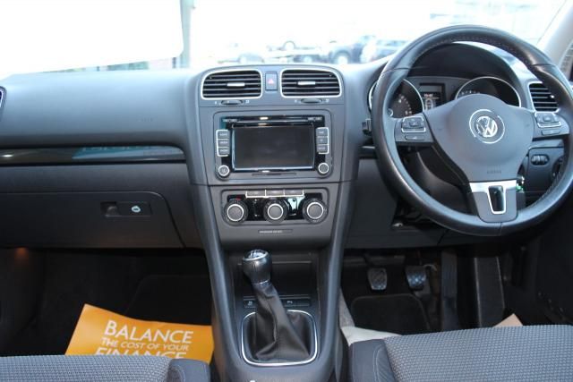 2011 VOLKSWAGEN GOLF 1.6 TDi 5d image 6
