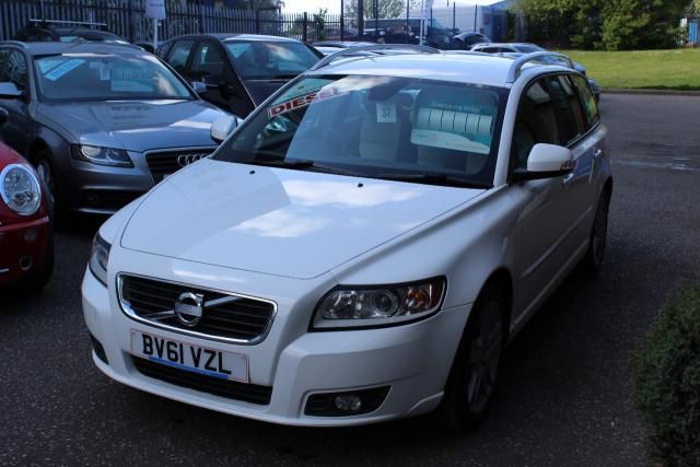 2011 VOLVO V50 1.6 D 5d image 3