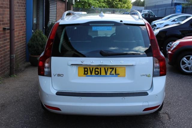 2011 VOLVO V50 1.6 D 5d image 4