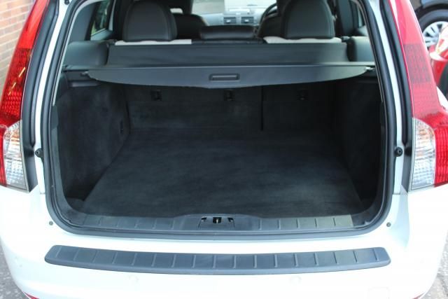 2011 VOLVO V50 1.6 D 5d image 8