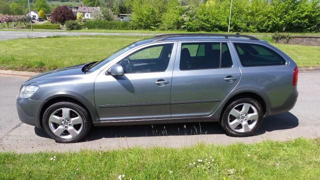 2012 SKODA OCTAVIA 2.0 TDI CR 5d image 4