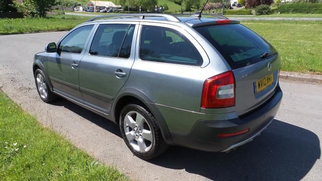 2012 SKODA OCTAVIA 2.0 TDI CR 5d image 6