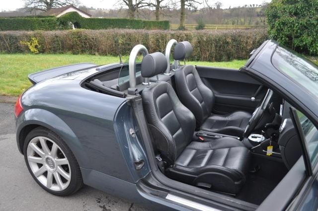 2004 AUDI TT 3.2 V6 QUATTRO 2d image 8