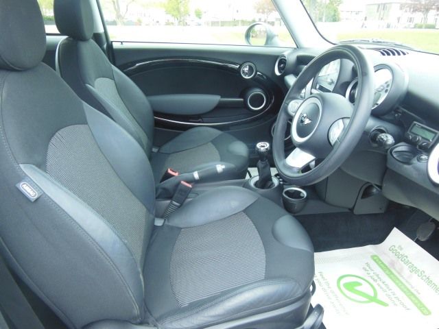 2009 MINI Hatch 1.6 Cooper 3dr image 9