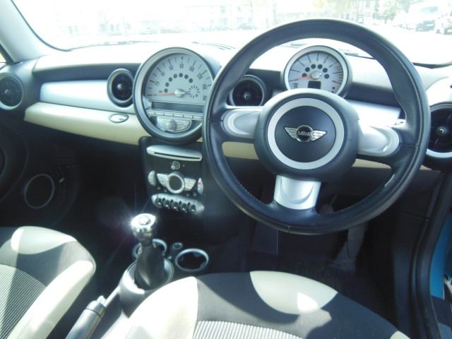 2009 MINI Hatch 1.6 Cooper 3dr image 6