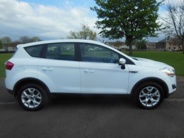 2010 Ford Kuga 2.0 TDCi Zetec 5dr image 1