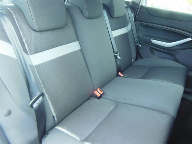 2010 Ford Kuga 2.0 TDCi Zetec 5dr image 6