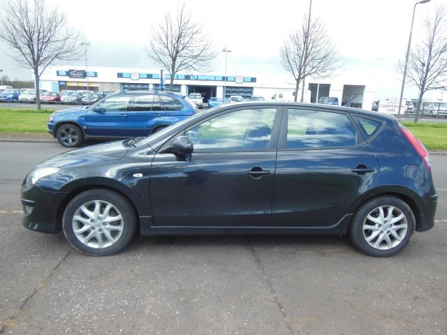 2010 Hyundai i30 1.6 CRDi Comfort 5dr image 3
