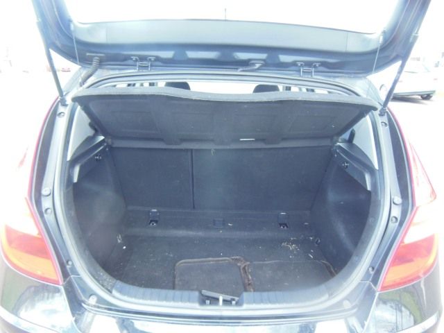 2010 Hyundai i30 1.6 CRDi Comfort 5dr image 5