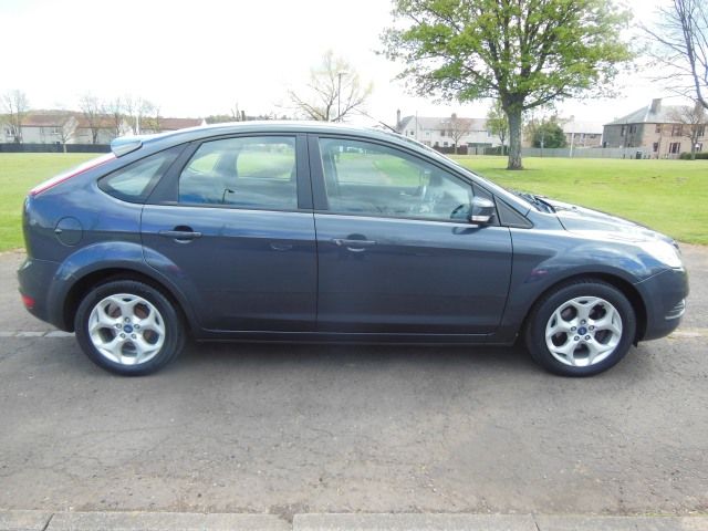 2010 Ford Focus 1.6 Sport 5dr image 1