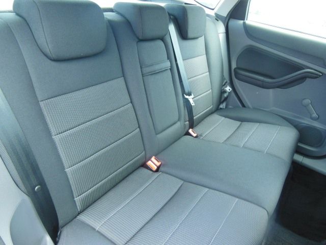 2010 Ford Focus 1.6 Sport 5dr image 6