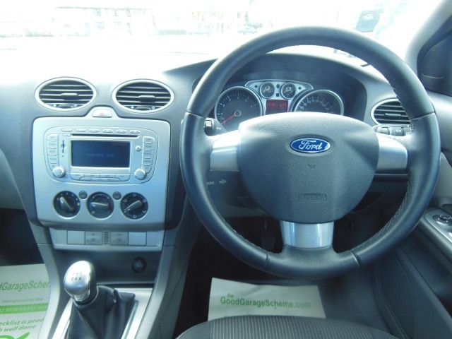 2010 Ford Focus 1.6 Sport 5dr image 7