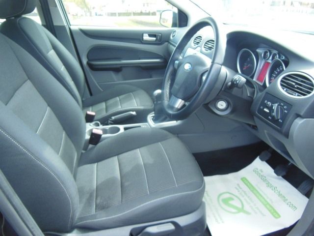 2010 Ford Focus 1.6 Sport 5dr image 8