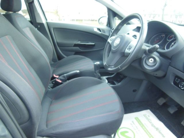 2010 Vauxhall Corsa 1.2 i 16v SXi 5dr image 8