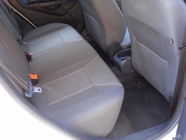 2012 Ford Fiesta 1.25 Zetec image 5