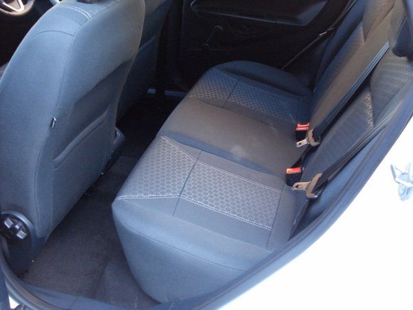2012 Ford Fiesta 1.25 Zetec image 8