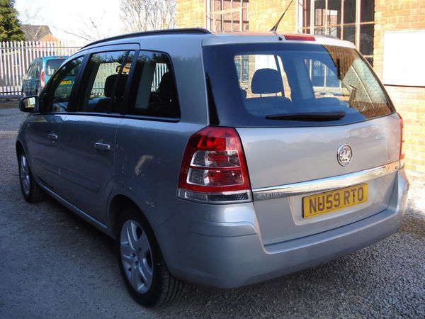 2009 Vauxhall Zafira 1.6i image 3