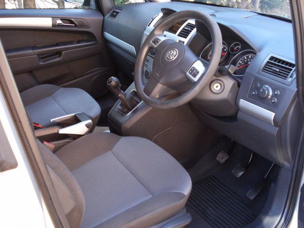 2009 Vauxhall Zafira 1.6i image 5