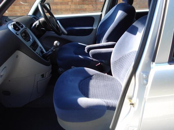 2006 Citroen Xsara Picasso 1.6 HDi image 10