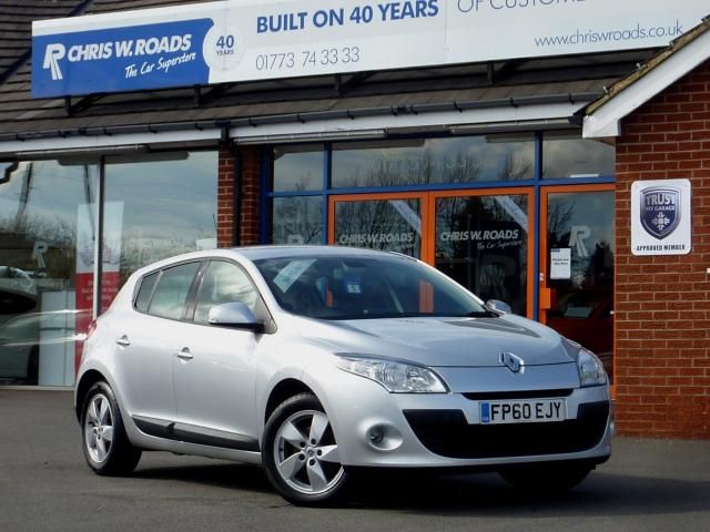 2010 RENAULT MEGANE TOMTOM 1.6 5Dr image 1