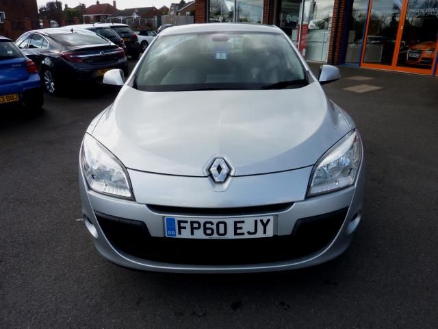 2010 RENAULT MEGANE TOMTOM 1.6 5Dr image 2