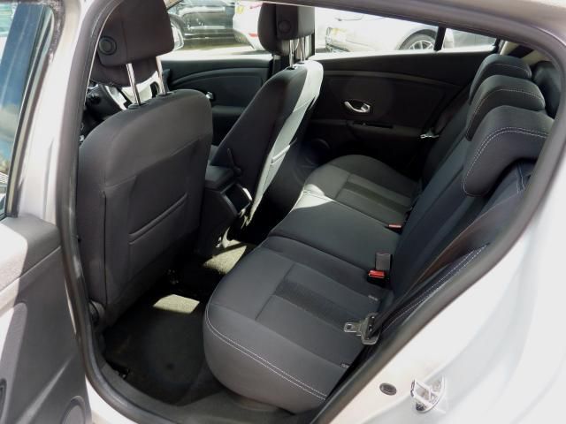 2010 RENAULT MEGANE TOMTOM 1.6 5Dr image 6