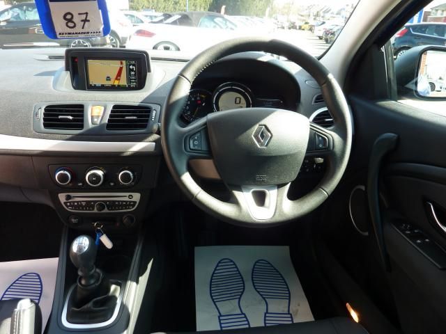 2011 RENAULT MEGANE 1.6 TOMTOM image 6