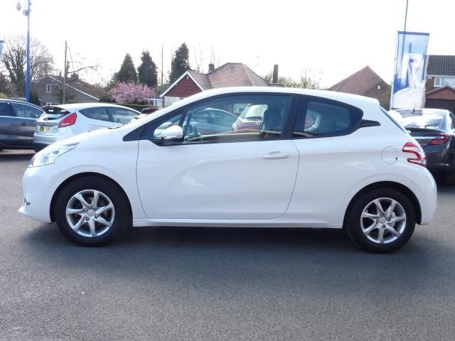 2013 PEUGEOT 208 1.2 3dr image 3