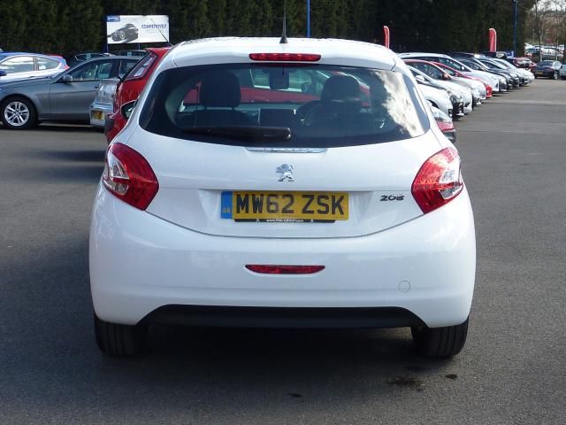 2013 PEUGEOT 208 1.2 3dr image 4