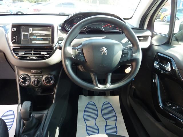 2013 PEUGEOT 208 1.2 3dr image 6