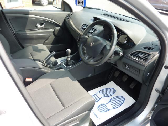 2013 RENAULT MEGANE 1.5 DCi 5dr image 5