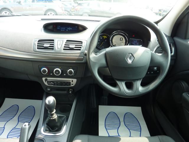 2013 RENAULT MEGANE 1.5 DCi 5dr image 6