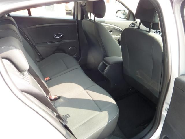 2013 RENAULT MEGANE 1.5 DCi 5dr image 7