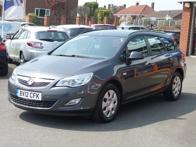 2012 VAUXHALL ASTRA 1.7 CDTi 5dr image 1