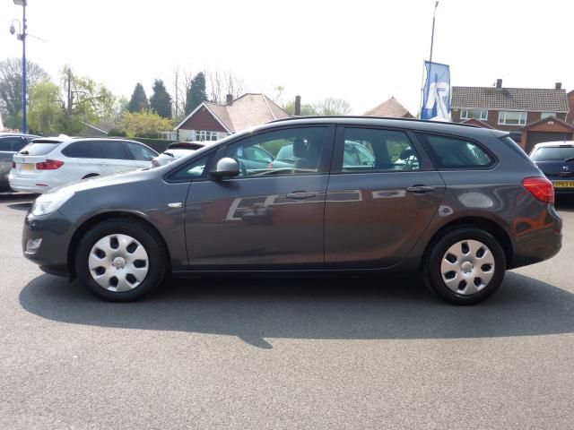 2012 VAUXHALL ASTRA 1.7 CDTi 5dr image 3