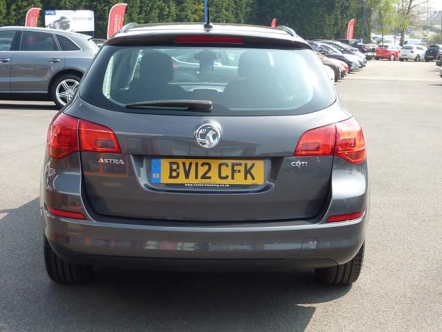 2012 VAUXHALL ASTRA 1.7 CDTi 5dr image 4