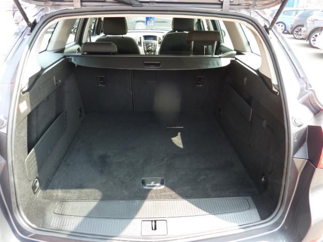 2012 VAUXHALL ASTRA 1.7 CDTi 5dr image 8