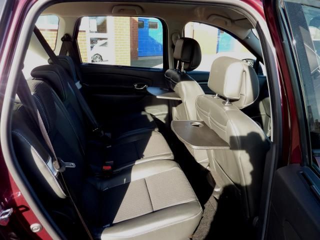 2012 RENAULT SCENIC 1.5 DCi 5dr image 6