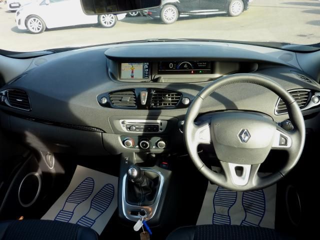 2012 RENAULT SCENIC 1.5 DCi 5dr image 7