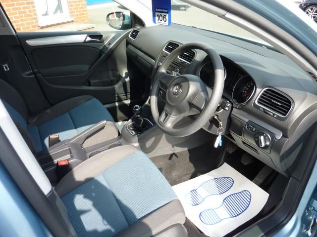2012 VOLKSWAGEN GOLF 1.6 TDi S 5dr image 5