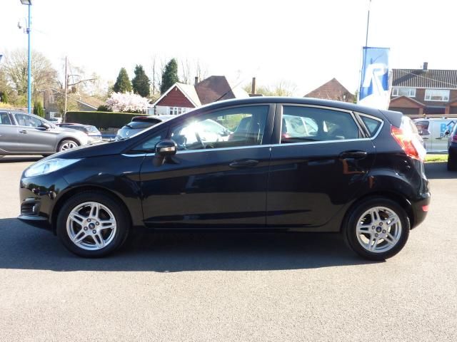 2013 FORD FIESTA 1.5 TDCi ZETEC 5dr image 3