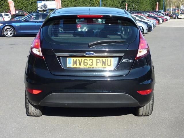 2013 FORD FIESTA 1.5 TDCi ZETEC 5dr image 4