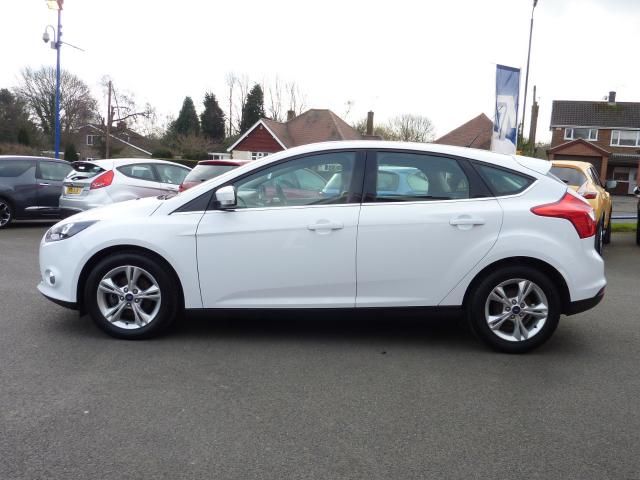 2013 FORD FOCUS 1.6 TDCi ZETEC 5dr image 3