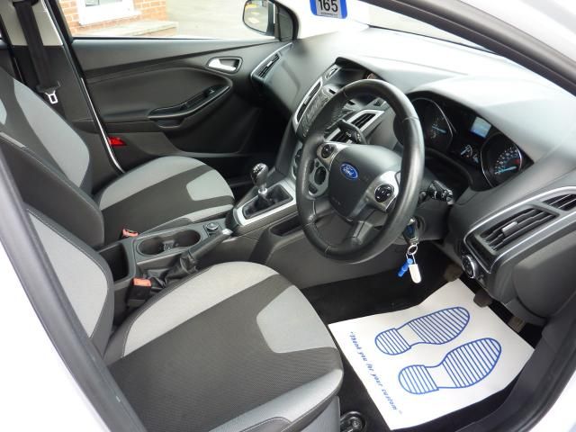 2013 FORD FOCUS 1.6 TDCi ZETEC 5dr image 5