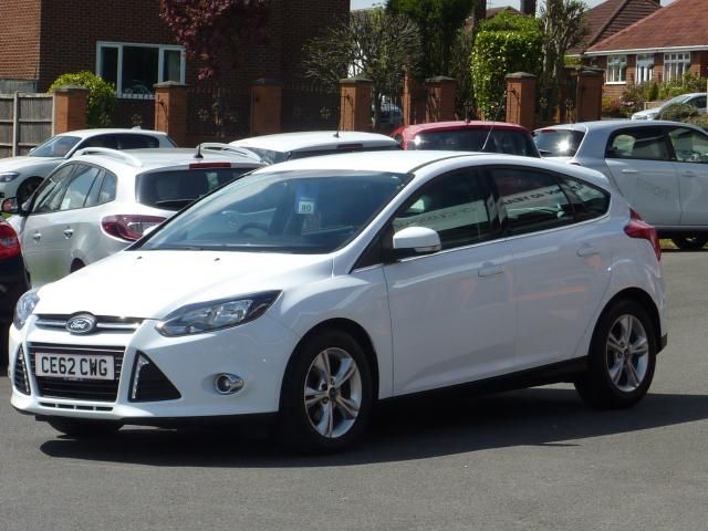 2012 FORD FOCUS 1.6 TDCi ZETEC 5dr image 1