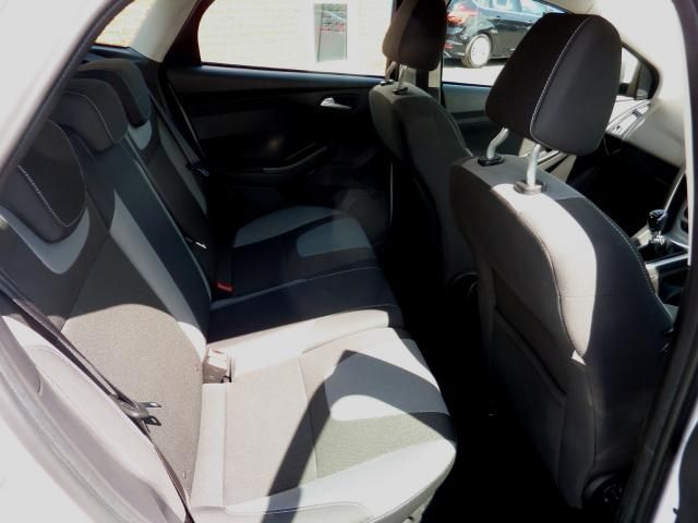 2012 FORD FOCUS 1.6 TDCi ZETEC 5dr image 6